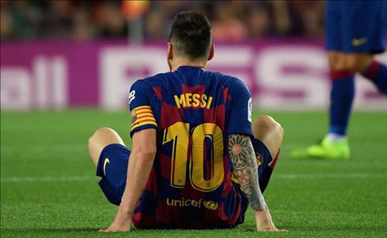 Cầu thủ Messi giả vờ ngã trong trận chung kết