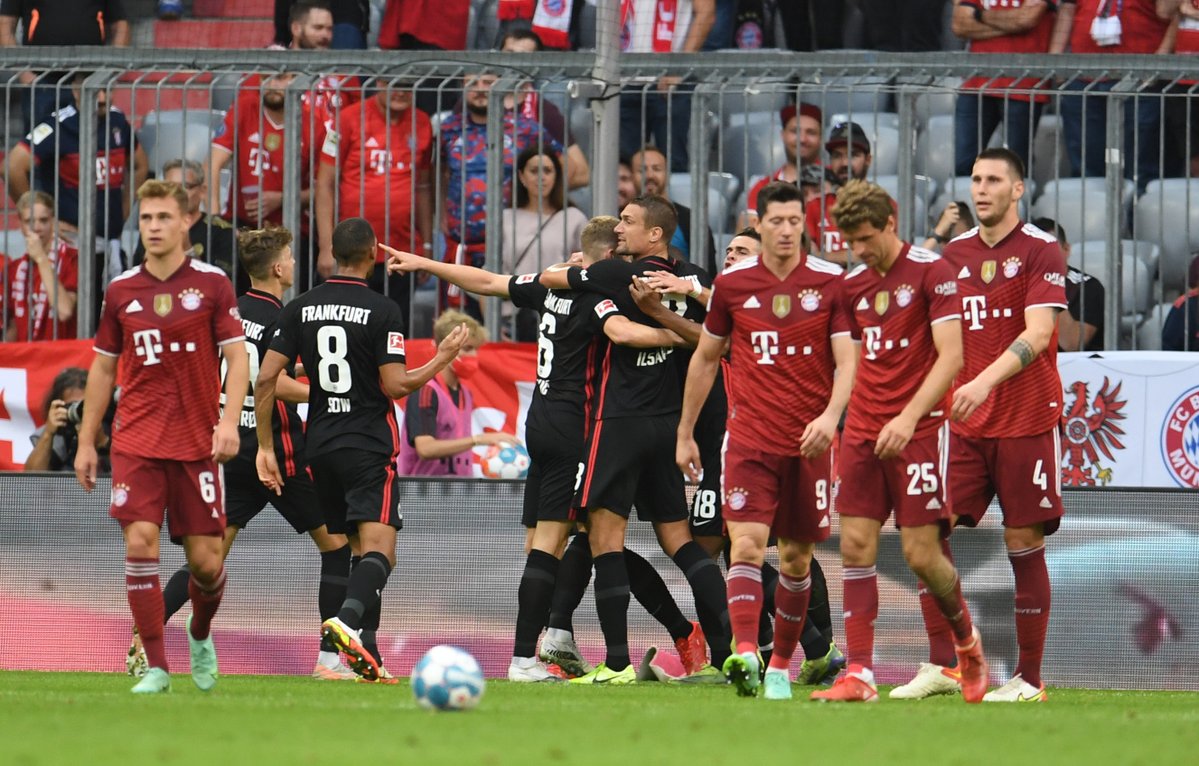 Eintracht Frankfurt đánh bại Bayern Munich