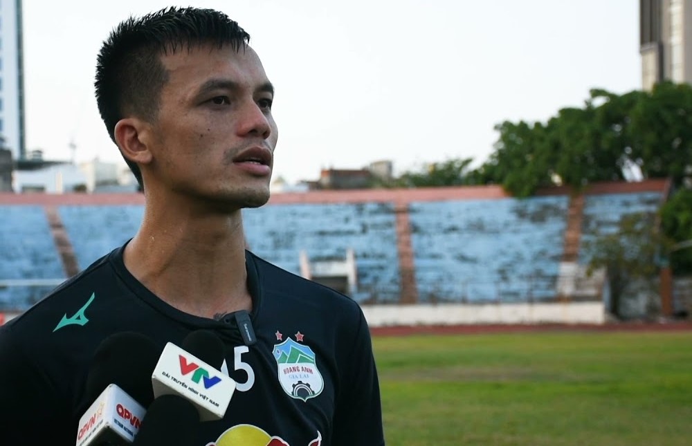 HAGL gia hạn hợp đồng với trung vệ Nguyễn Hữu Tuấn